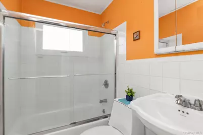 31 Steven Street, Plainview, NY 11803 - Photo 11