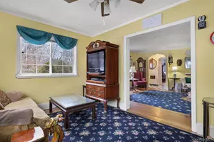 21 Lawrence Pl, Pelham, NY 10803 - Photo 7