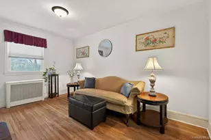 21 Lawrence Pl, Pelham, NY 10803 - Photo 9