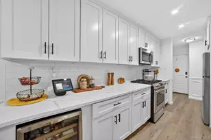 121 Foxwood Cir, Mount Kisco, NY 10549 - Photo 21