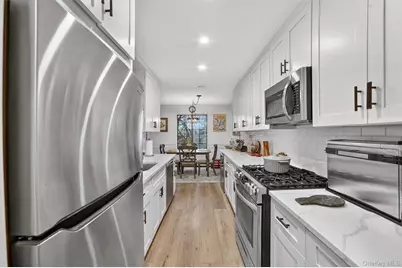 121 Foxwood Circle #121, Mount Kisco, NY 10549 - Photo 23