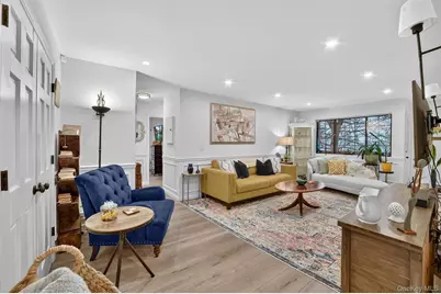 121 Foxwood Circle #121, Mount Kisco, NY 10549 - Photo 3