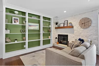 18 Melrose Lane, Commack, NY 11725 - Photo 9