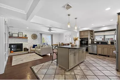 18 Melrose Lane, Commack, NY 11725 - Photo 5