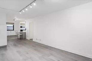 61-35 98th St, Rego Park, NY 11374 - Photo 11