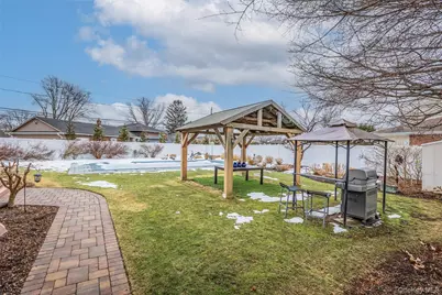 45 Terry Lane, Commack, NY 11725 - Photo 27