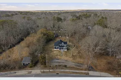 452 Montauk Highway, East Quogue, NY 11942 - Photo 17