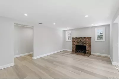 452 Montauk Highway, East Quogue, NY 11942 - Photo 5