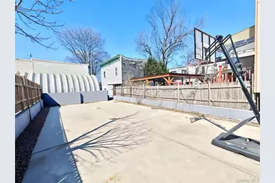 5431 Nurge Avenue, Maspeth, NY 11378 - Photo 11