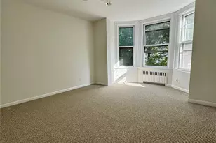 38 Linden Pl, New Rochelle, NY 10801 - Photo 5