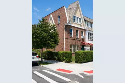 9701 69th Avenue, Forest Hills, NY 11375 - Photo 3