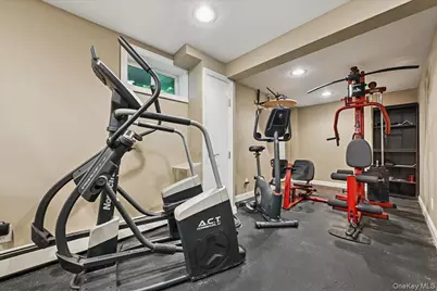 21 Colgate Lane, Woodbury, NY 11797 - Photo 37