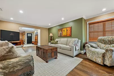 21 Colgate Lane, Woodbury, NY 11797 - Photo 9