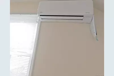 4843 201st Street, Oakland Gardens, NY 11364 - Photo 5