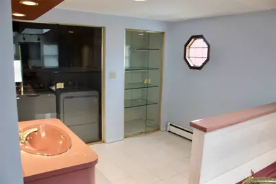 927 Jackson Avenue, Lindenhurst, NY 11757 - Photo 3