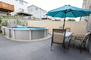 32 Ebey Ln, New York, NY 10312 - Photo 9