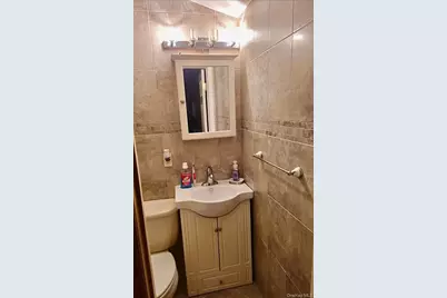 32 Ebey Lane, New York, NY 10312 - Photo 7