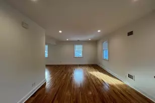 8 Dunes Ln, Port Washington, NY 11050 - Photo 5