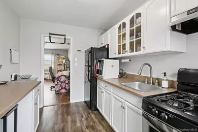 560 Tuckahoe Road #4B, Yonkers, NY 10710 - Photo 15