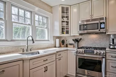 28 Lindbergh Street, Locust Valley, NY 11560 - Photo 17