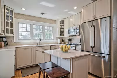 28 Lindbergh Street, Locust Valley, NY 11560 - Photo 15