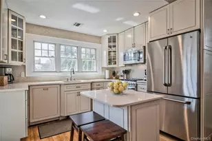 28 Lindbergh St, Locust Valley, NY 11560 - Photo 15