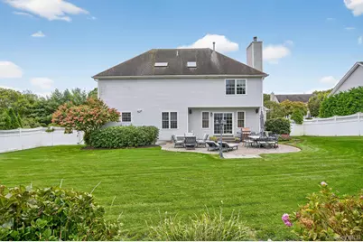 10 Manor Place, Smithtown, NY 11787 - Photo 29