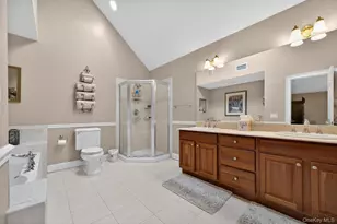 10 Manor Pl, Smithtown, NY 11787 - Photo 21