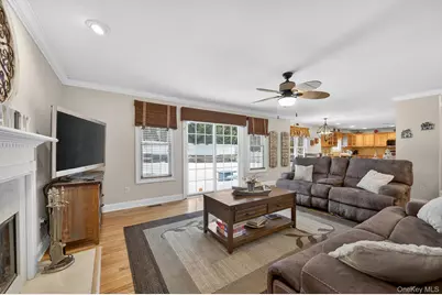 10 Manor Place, Smithtown, NY 11787 - Photo 13