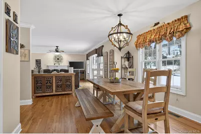 10 Manor Place, Smithtown, NY 11787 - Photo 15