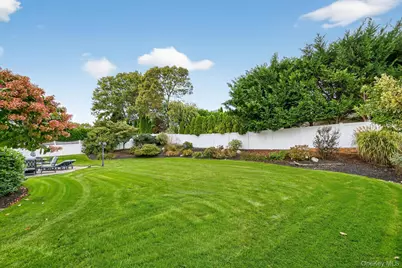 10 Manor Place, Smithtown, NY 11787 - Photo 31