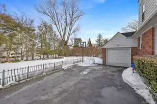 401 Heathcote Rd, Scarsdale, NY 10583 - Photo 37