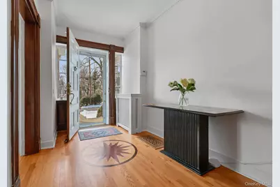 401 Heathcote Road, Scarsdale, NY 10583 - Photo 3