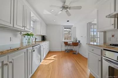 401 Heathcote Road, Scarsdale, NY 10583 - Photo 11