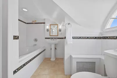 401 Heathcote Road, Scarsdale, NY 10583 - Photo 27