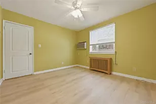 263-33 73rd Ave, Glen Oaks, NY 11004 - Photo 19