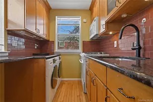 263-33 73rd Ave, Glen Oaks, NY 11004 - Photo 13