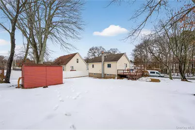 [Address not provided], Wyandanch, NY 11798 - Photo 15