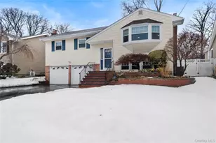 6 Stimson Pl, Huntington, NY 11743 - Photo 3