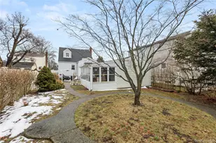 2341 Dobson Ave, Merrick, NY 11566 - Photo 17