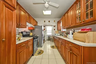 109-11 207th St, Queens Village, NY 11429 - Photo 7