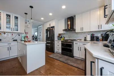 512 Prentiss Avenue, Bronx, NY 10465 - Photo 5