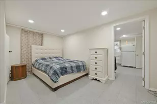 135-14 220th St, Springfield Gardens, NY 11413 - Photo 15