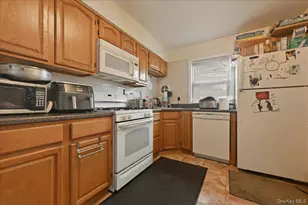 135-14 220th St, Springfield Gardens, NY 11413 - Photo 13