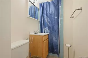 135-14 220th St, Springfield Gardens, NY 11413 - Photo 17