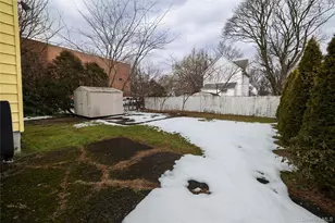 21 Washington Ave, Lynbrook, NY 11563 - Photo 17