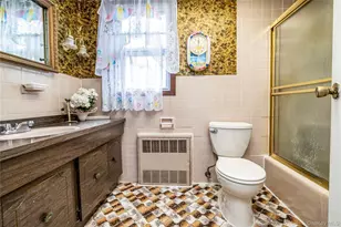 21 Washington Ave, Lynbrook, NY 11563 - Photo 15