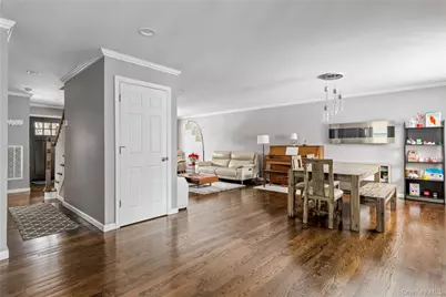 105 Jefferson Street, Garden City, NY 11530 - Photo 11