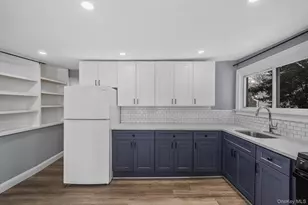 78 Adirondack Dr, Selden, NY 11784 - Photo 9