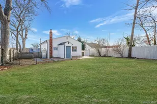 78 Adirondack Dr, Selden, NY 11784 - Photo 29